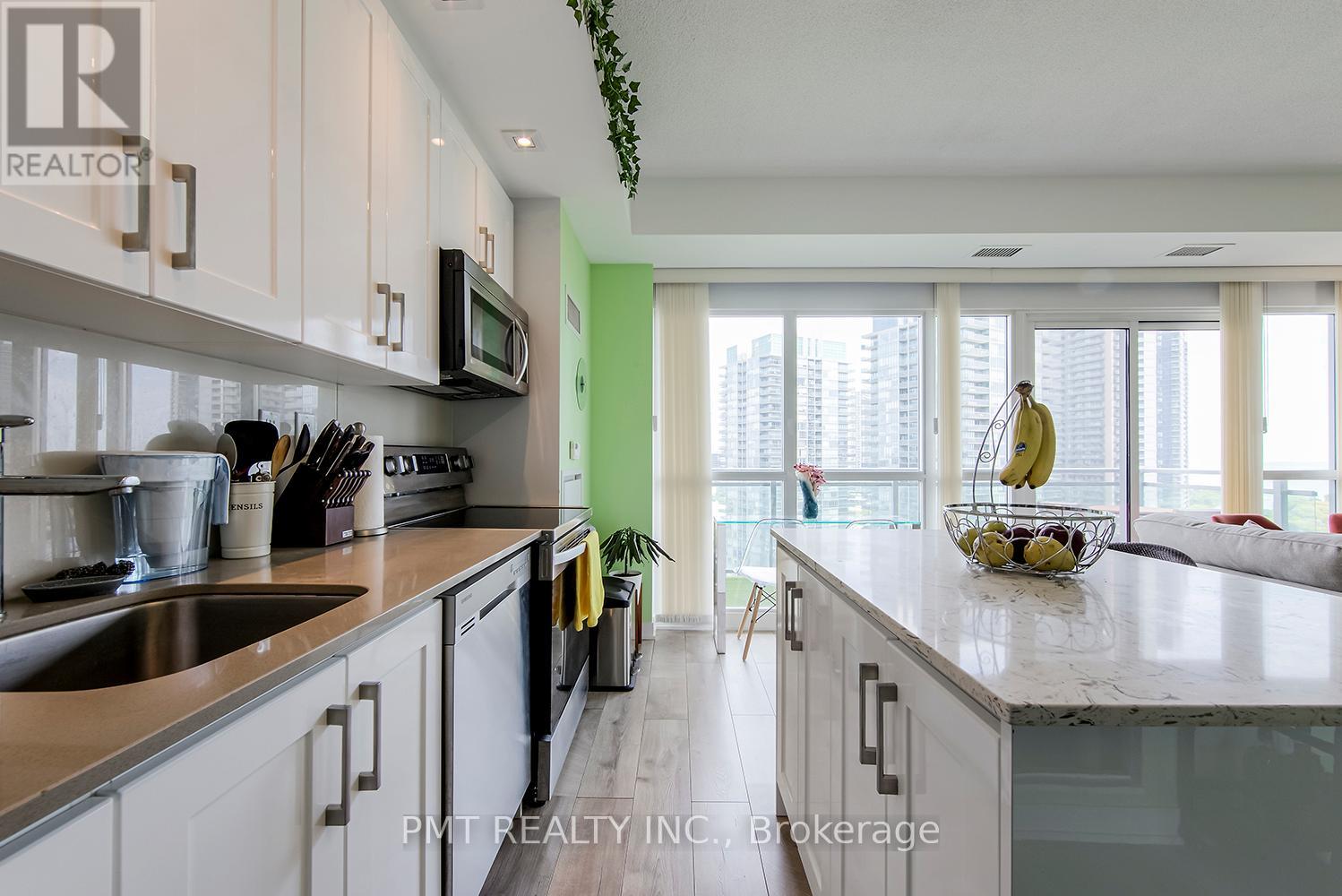 1625 - 165 Legion Road N, Toronto, Ontario  M8Y 0B3 - Photo 12 - W12643934