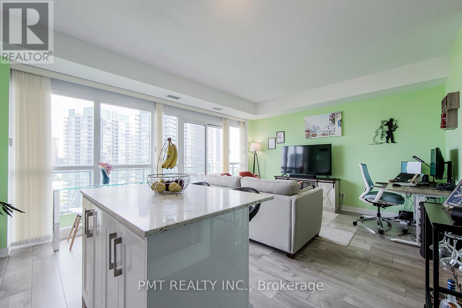 1625 - 165 Legion Road N, Toronto, Ontario  M8Y 0B3 - Photo 3 - W12643934