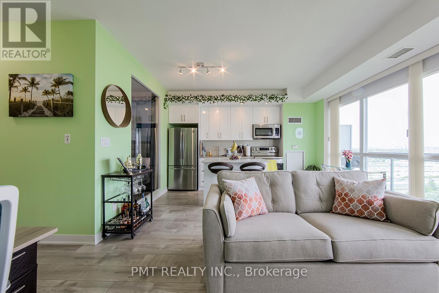 1625 - 165 Legion Road N, Toronto, Ontario  M8Y 0B3 - Photo 9 - W12643934