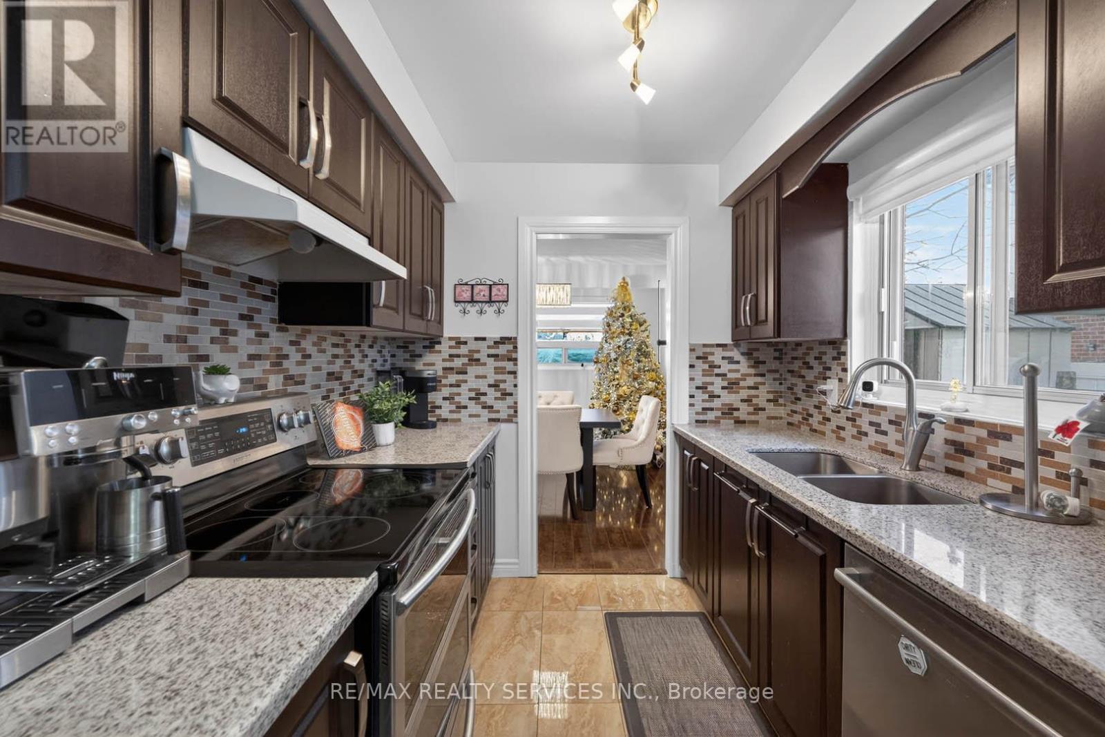 85 Bruce Beer Drive, Brampton, Ontario  L6V 2Z7 - Photo 13 - W12643966