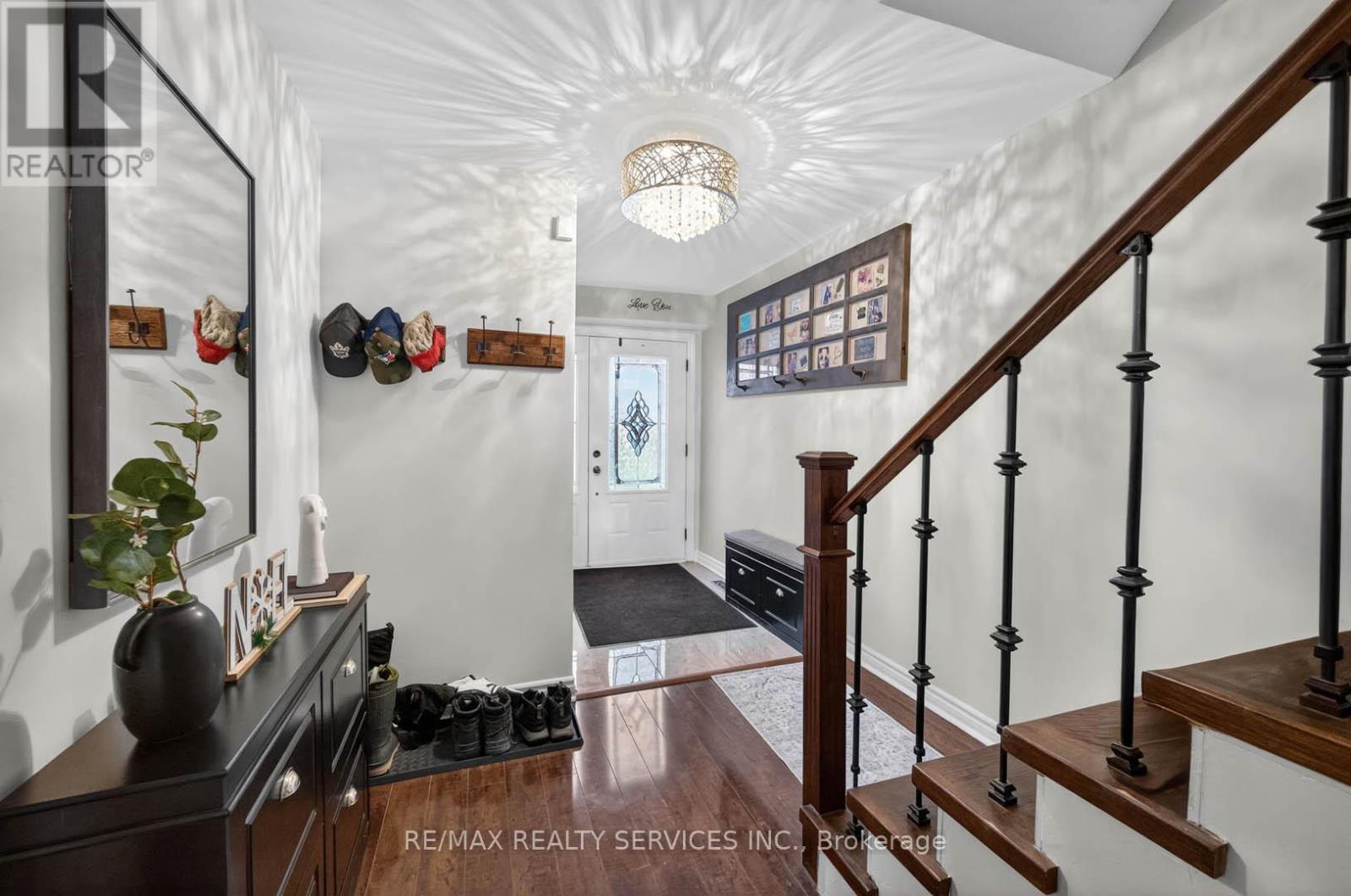 85 Bruce Beer Drive, Brampton, Ontario  L6V 2Z7 - Photo 4 - W12643966