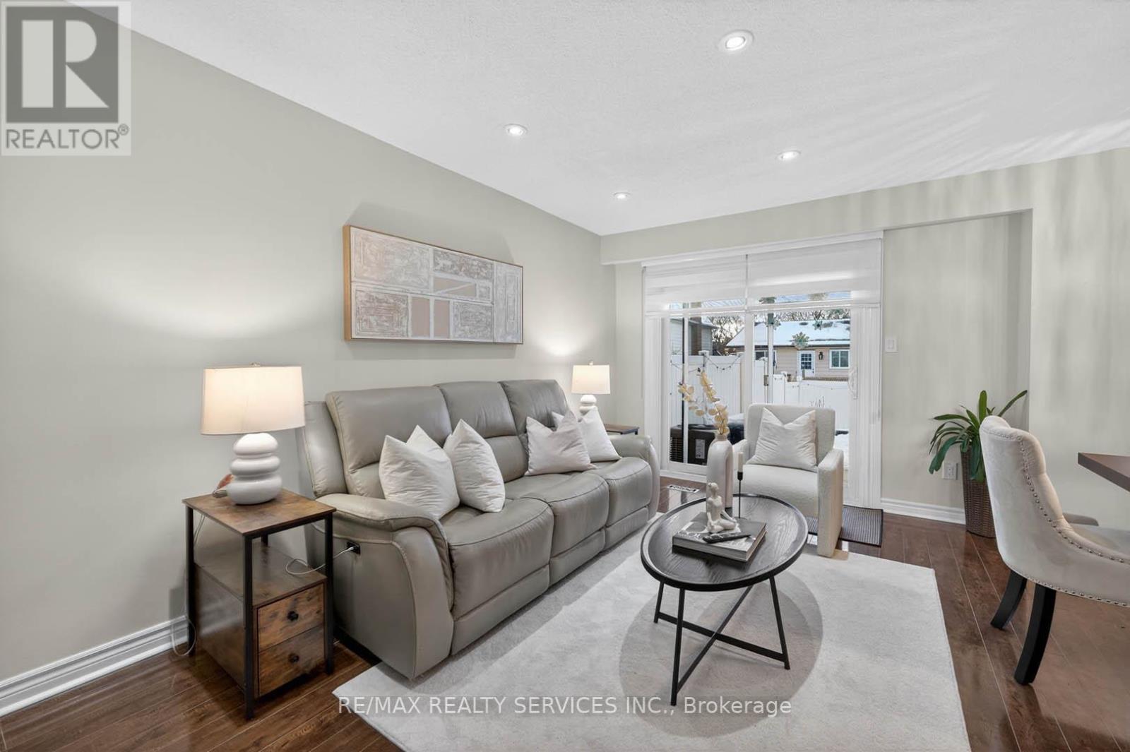 85 Bruce Beer Drive, Brampton, Ontario  L6V 2Z7 - Photo 5 - W12643966