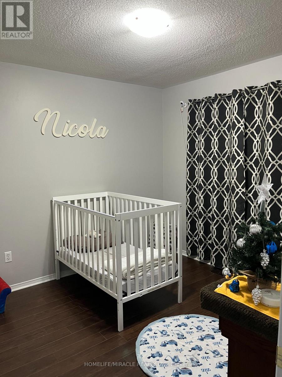 134 Williamson Drive, Brampton, Ontario  L7A 3T9 - Photo 12 - W12643980