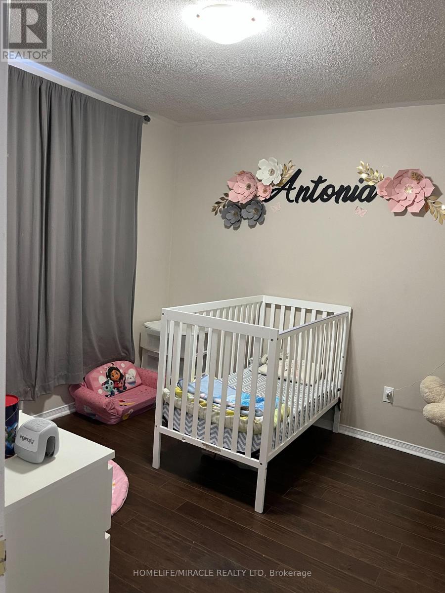 134 Williamson Drive, Brampton, Ontario  L7A 3T9 - Photo 15 - W12643980