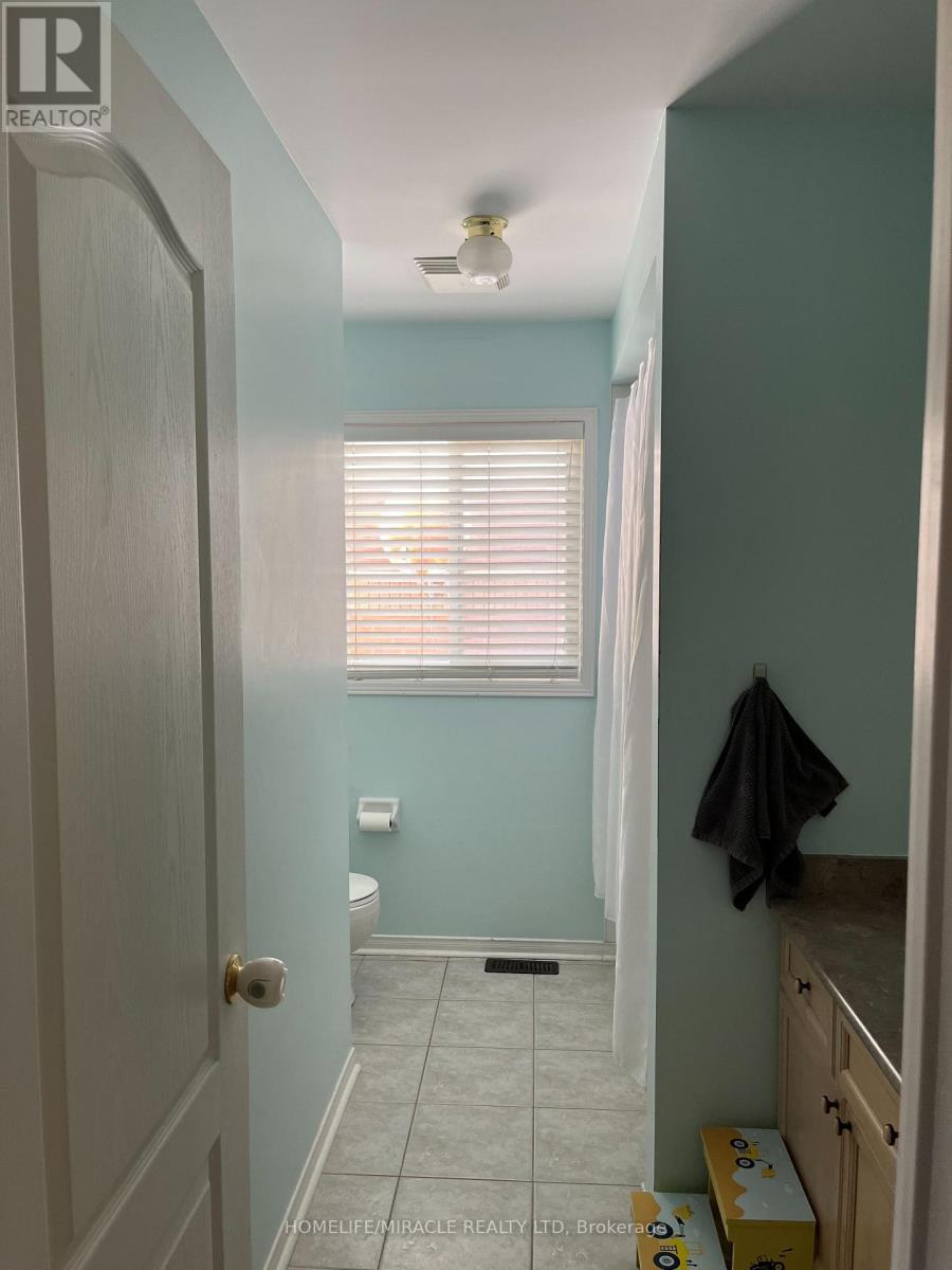 134 Williamson Drive, Brampton, Ontario  L7A 3T9 - Photo 20 - W12643980