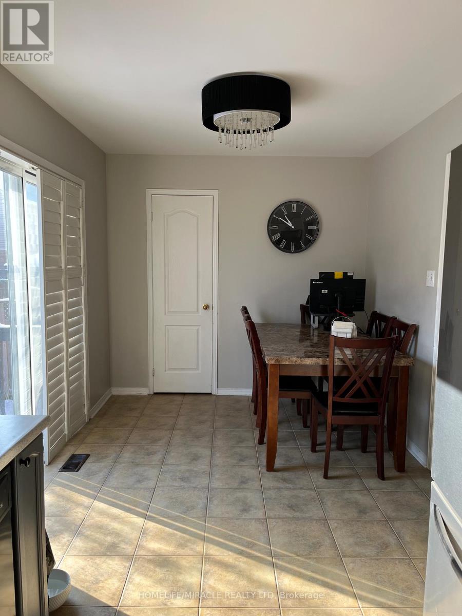 134 Williamson Drive, Brampton, Ontario  L7A 3T9 - Photo 6 - W12643980