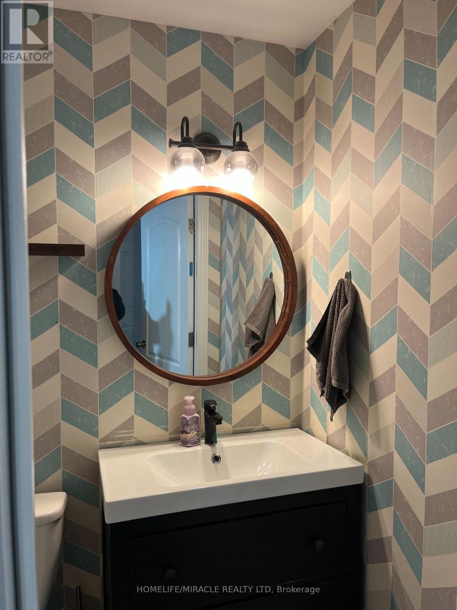 134 Williamson Drive, Brampton, Ontario  L7A 3T9 - Photo 9 - W12643980