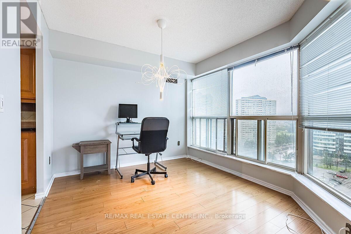 1503 - 335 Webb Drive, Mississauga, Ontario  L5B 4A1 - Photo 17 - W12643986