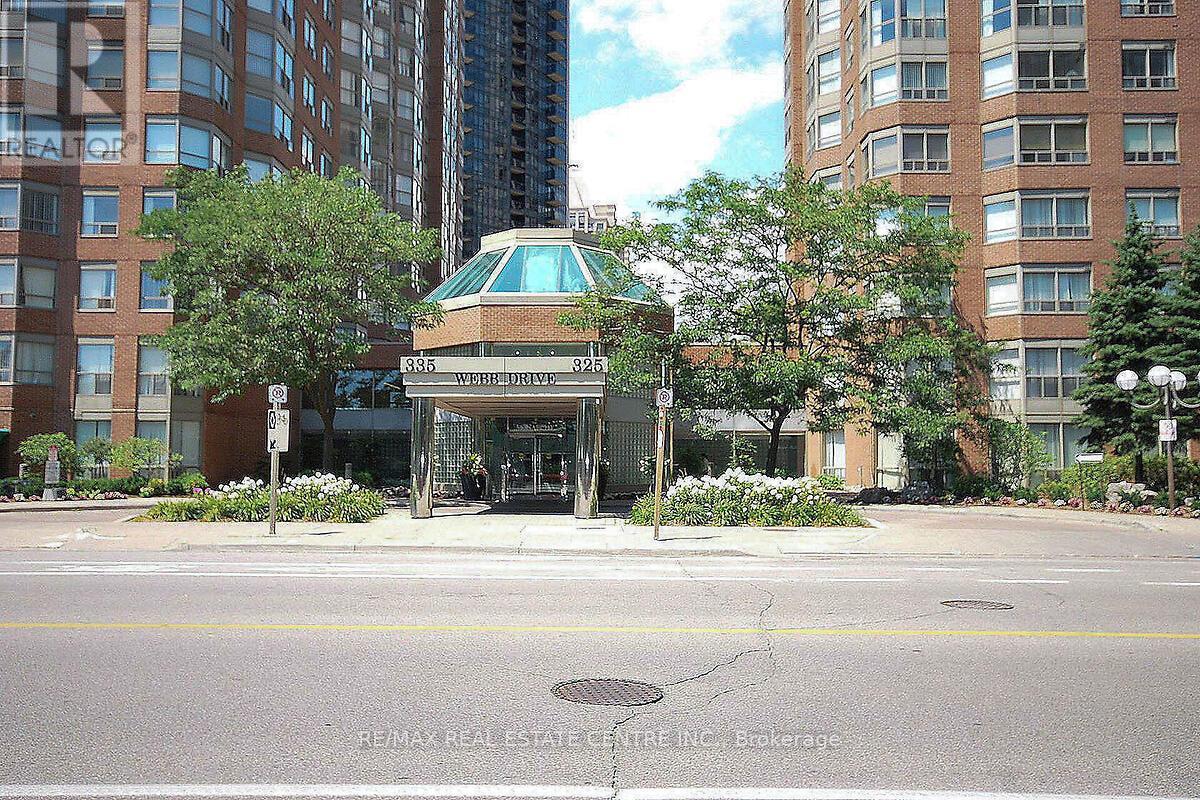 1503 - 335 Webb Drive, Mississauga, Ontario  L5B 4A1 - Photo 2 - W12643986