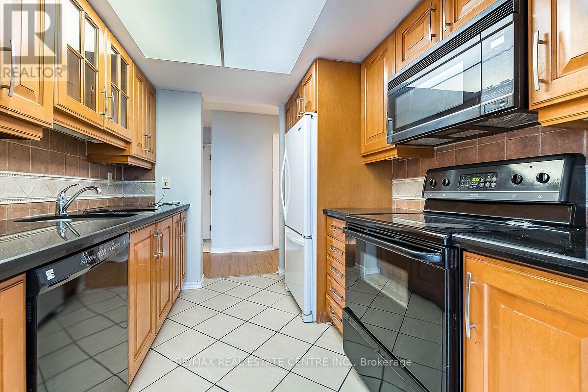 1503 - 335 Webb Drive, Mississauga, Ontario  L5B 4A1 - Photo 20 - W12643986