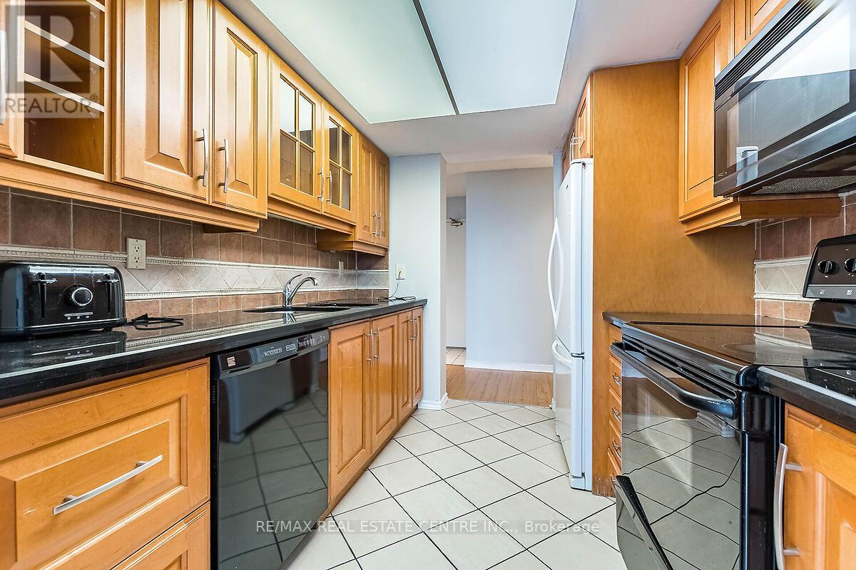 1503 - 335 Webb Drive, Mississauga, Ontario  L5B 4A1 - Photo 21 - W12643986