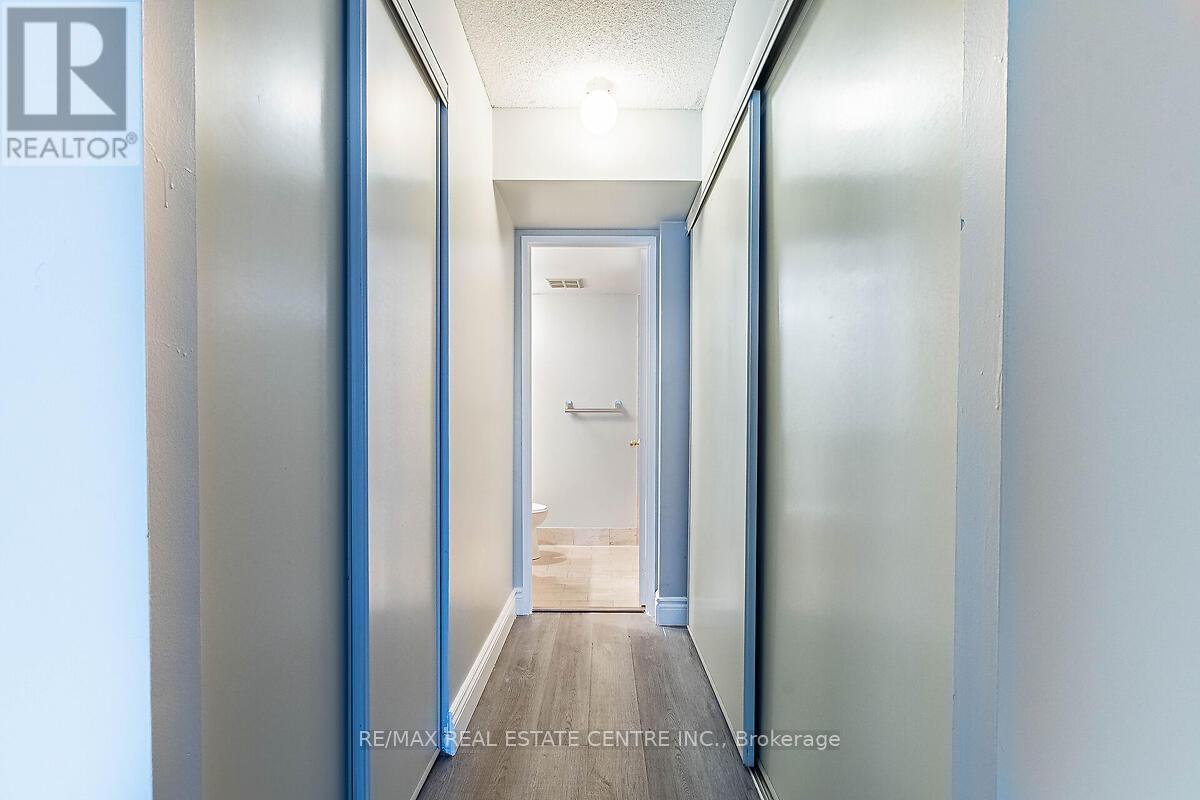 1503 - 335 Webb Drive, Mississauga, Ontario  L5B 4A1 - Photo 26 - W12643986