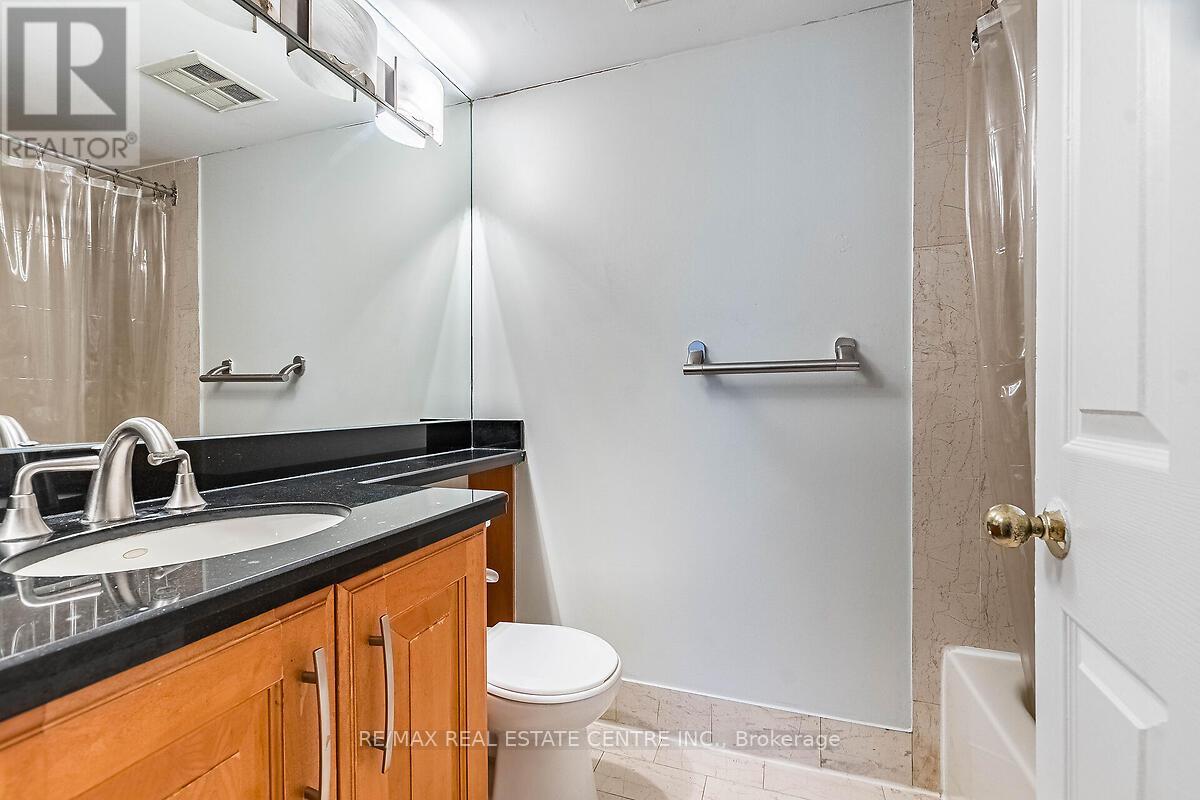 1503 - 335 Webb Drive, Mississauga, Ontario  L5B 4A1 - Photo 27 - W12643986