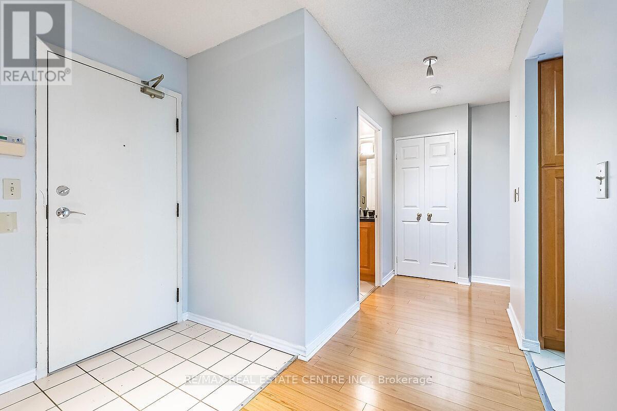 1503 - 335 Webb Drive, Mississauga, Ontario  L5B 4A1 - Photo 31 - W12643986