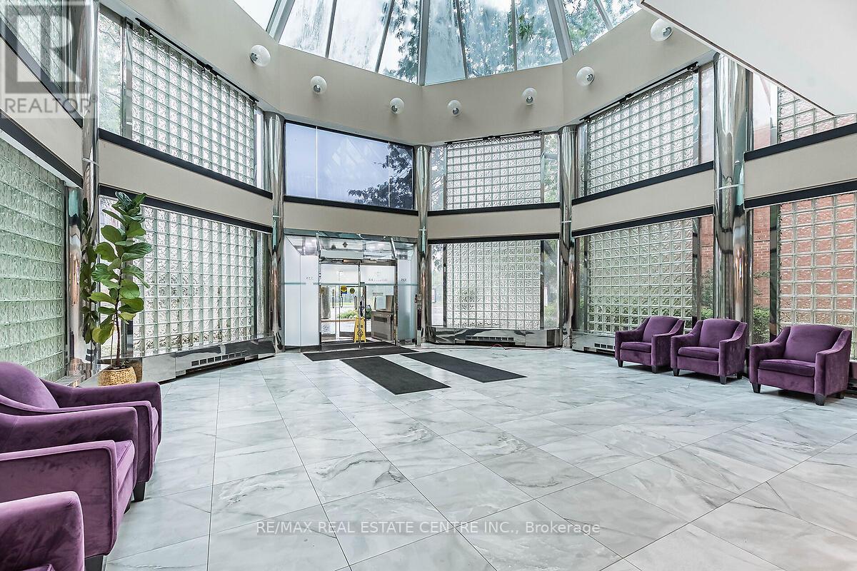 1503 - 335 Webb Drive, Mississauga, Ontario  L5B 4A1 - Photo 6 - W12643986