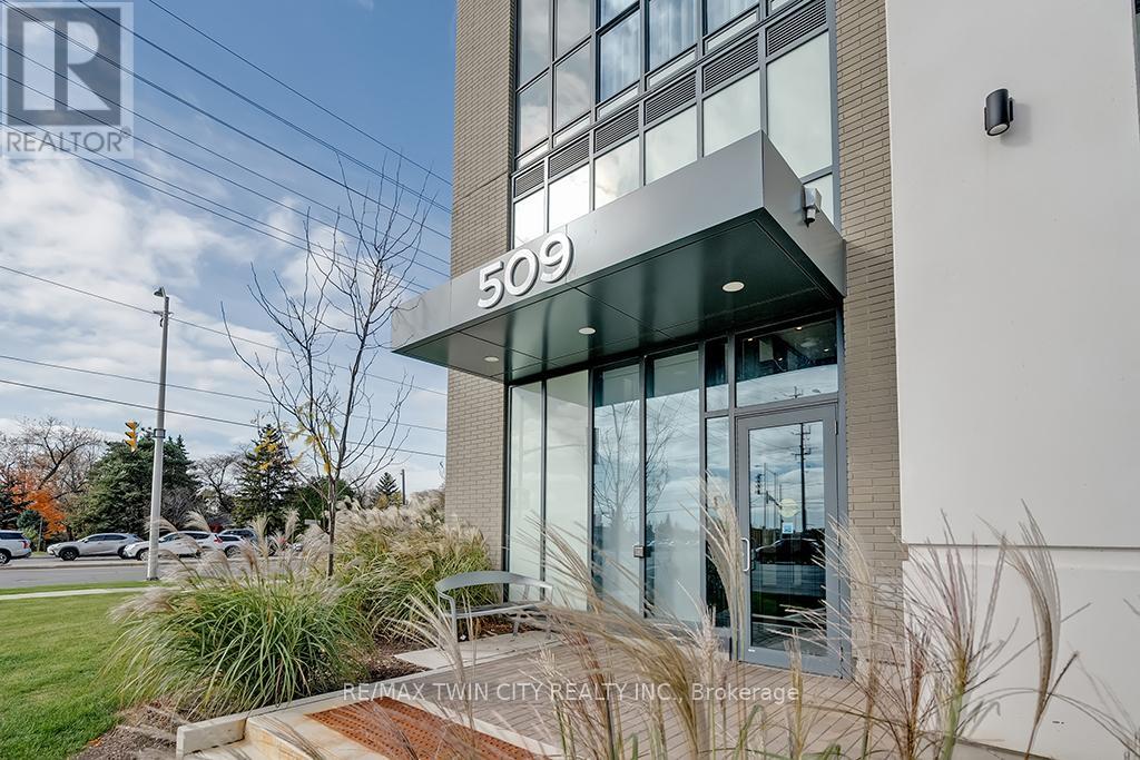 # 415 - 509 Dundas Street W, Oakville, Ontario  L6M 4M2 - Photo 2 - W12643994