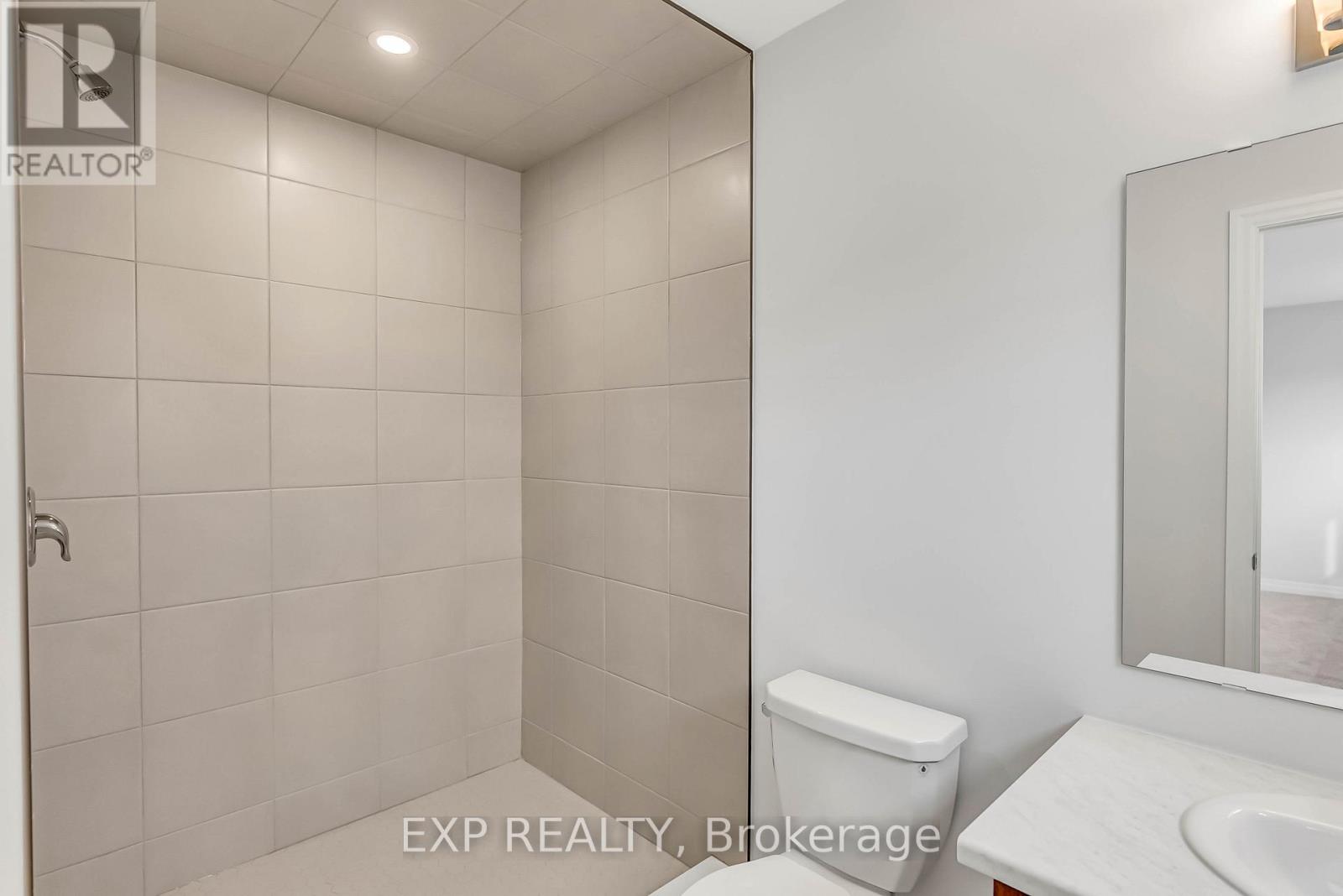 16 Bromley Drive N, St. Catharines, Ontario  L2M 1R1 - Photo 8 - X12643938