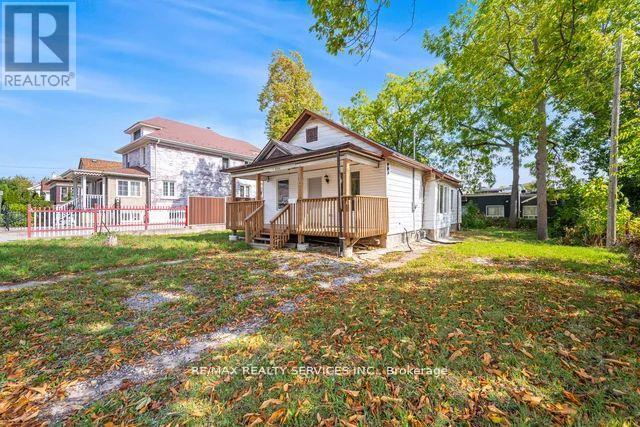 4754 First Avenue, Niagara Falls, Ontario  L2E 4G7 - Photo 2 - X12643984