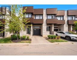 22 - 35 MIDHURST HEIGHTS, Hamilton, Ontario