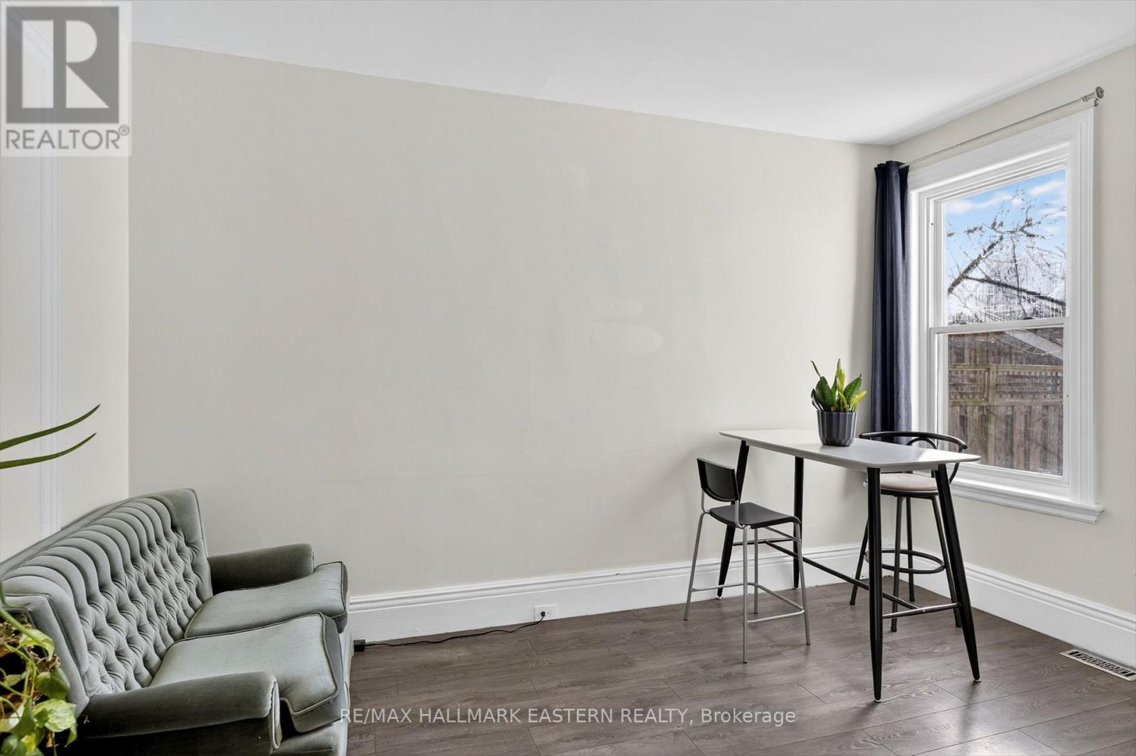 271 Thomas Street, Peterborough, Ontario  K9J 5E7 - Photo 12 - X12644024