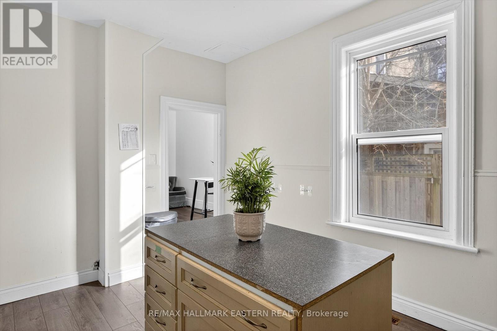 271 Thomas Street, Peterborough, Ontario  K9J 5E7 - Photo 17 - X12644024