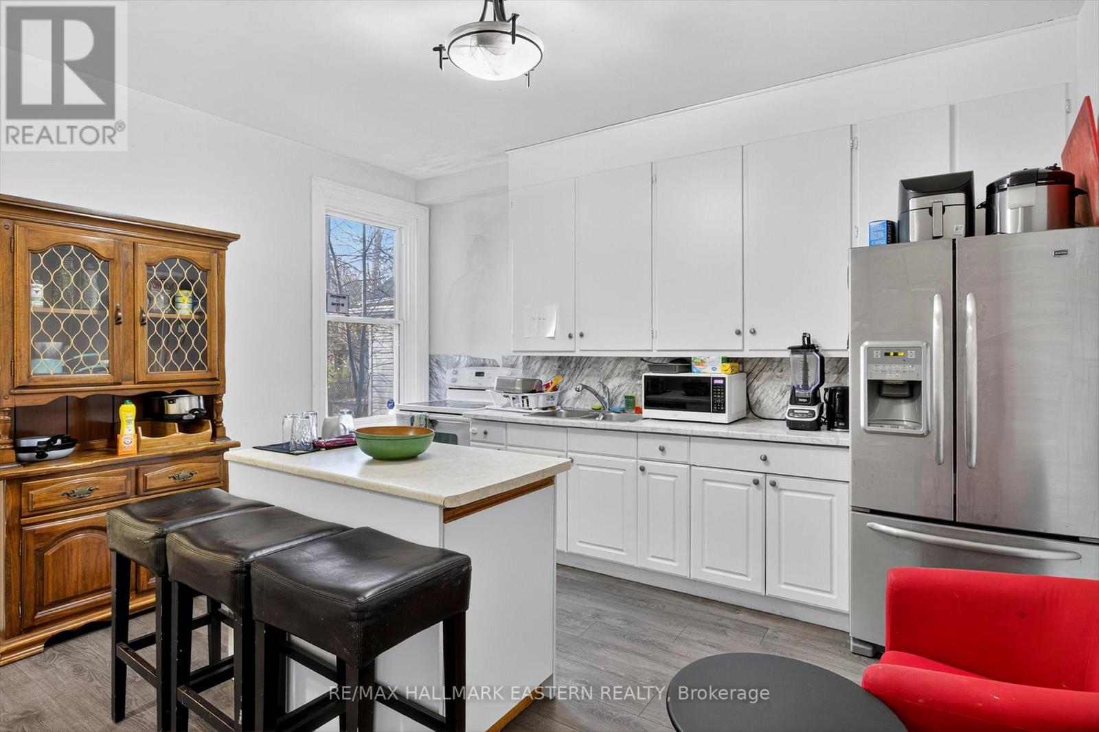 271 Thomas Street, Peterborough, Ontario  K9J 5E7 - Photo 3 - X12644024