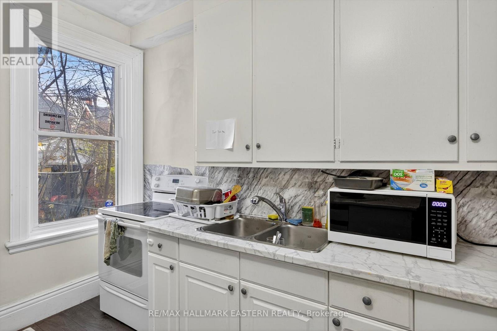 271 Thomas Street, Peterborough, Ontario  K9J 5E7 - Photo 7 - X12644024