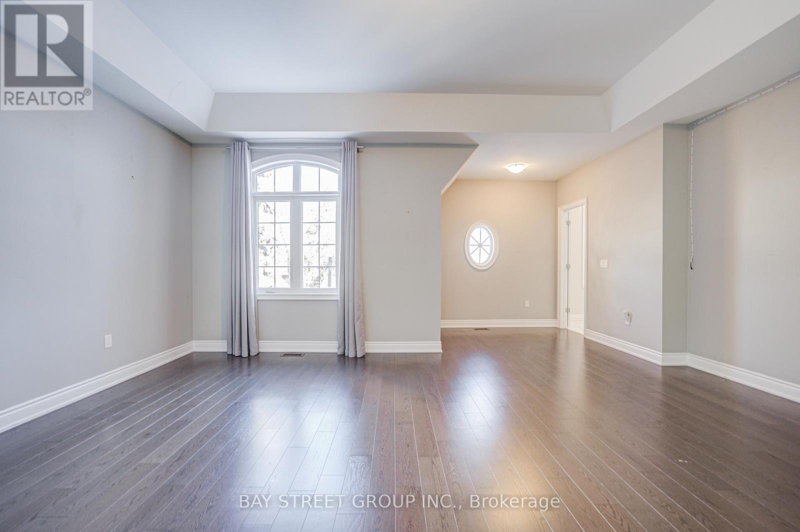 75 Douglas Road, Richmond Hill, Ontario  L4E 3H1 - Photo 38 - N12631602