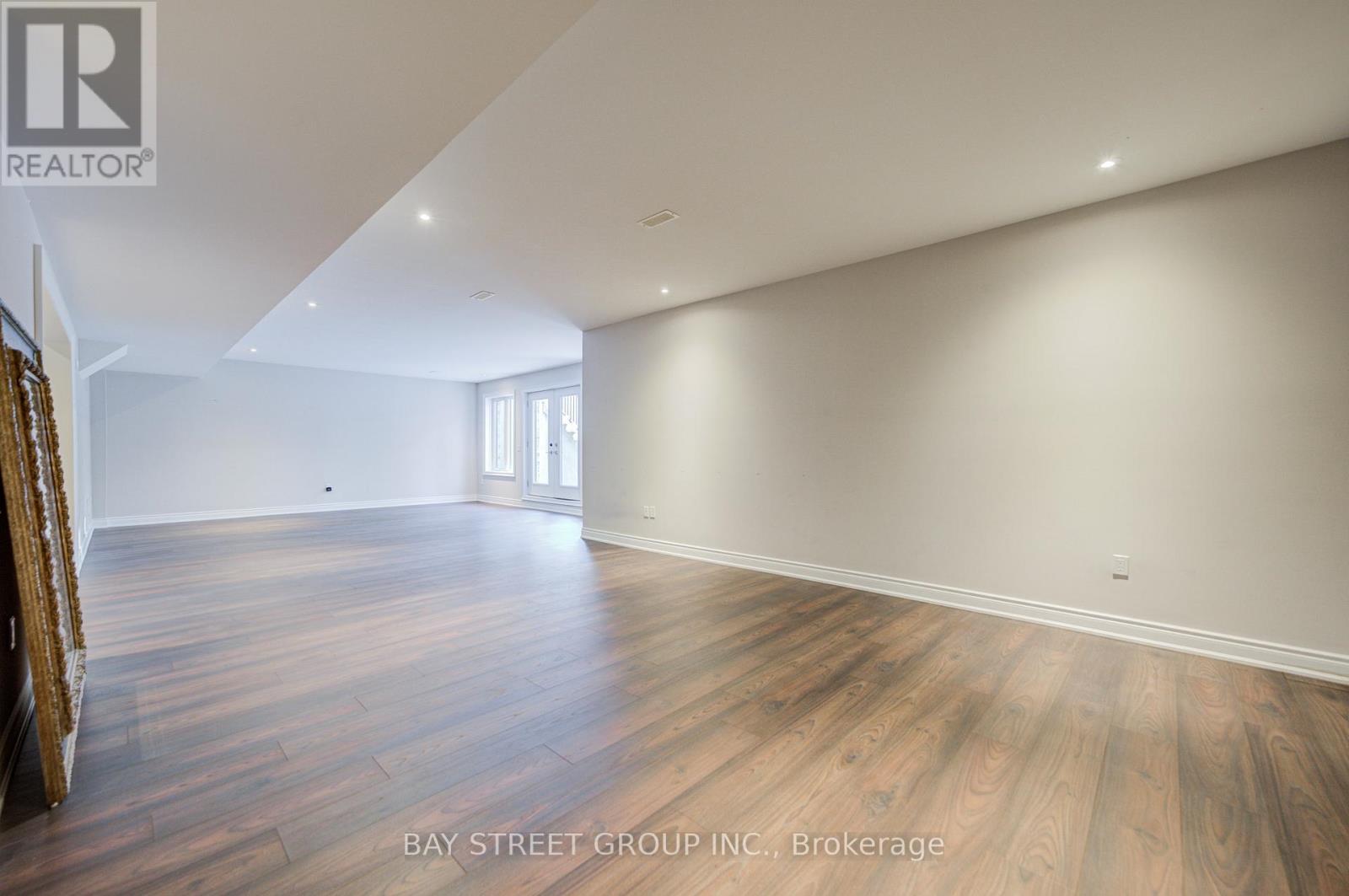 75 Douglas Road, Richmond Hill, Ontario  L4E 3H1 - Photo 43 - N12634052