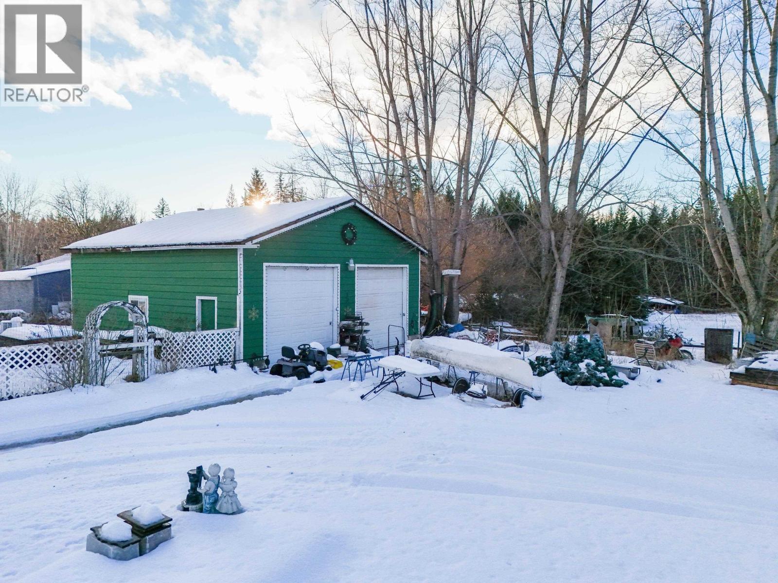 2412 Red Bluff Road, Quesnel, British Columbia  V2J 6C2 - Photo 2 - R3041435