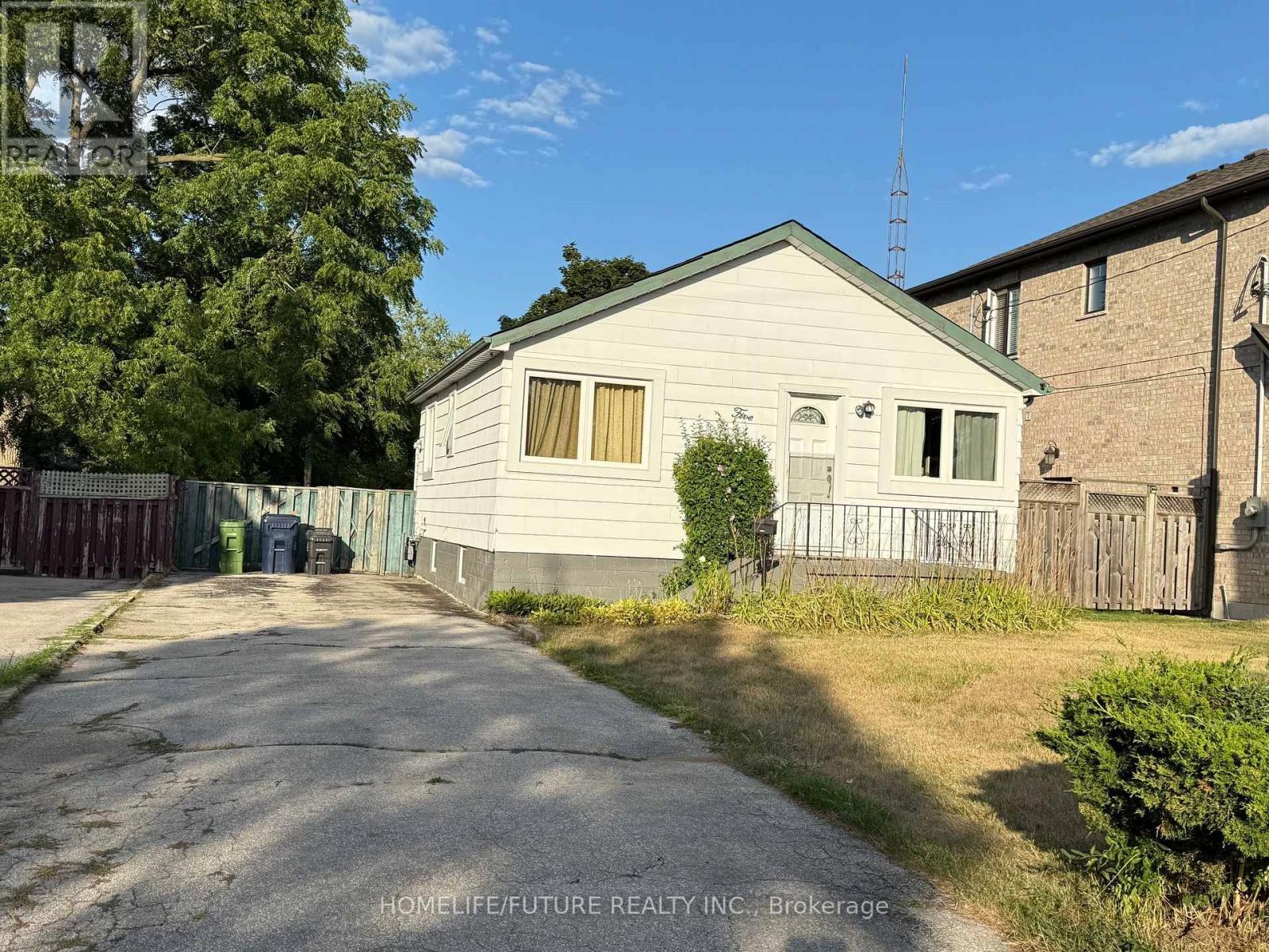 5 Weir Crescent, Toronto, Ontario  M1E 3A8 - Photo 2 - E12644028