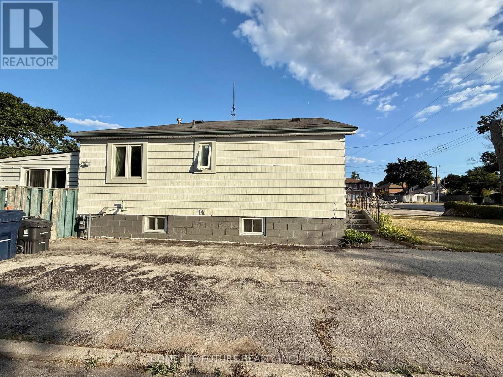 5 Weir Crescent, Toronto, Ontario  M1E 3A8 - Photo 4 - E12644028