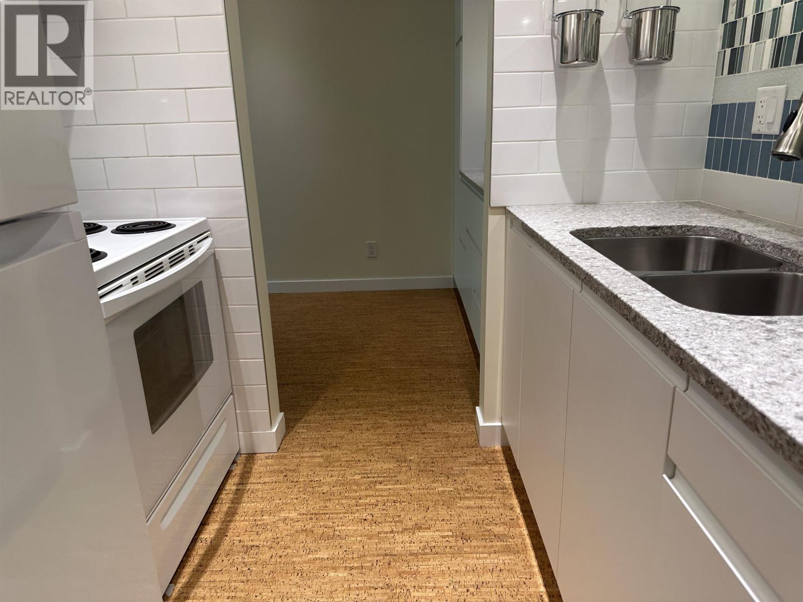 309 1422 E 3rd Avenue, Vancouver, British Columbia  V5N 5R5 - Photo 3 - R3074226