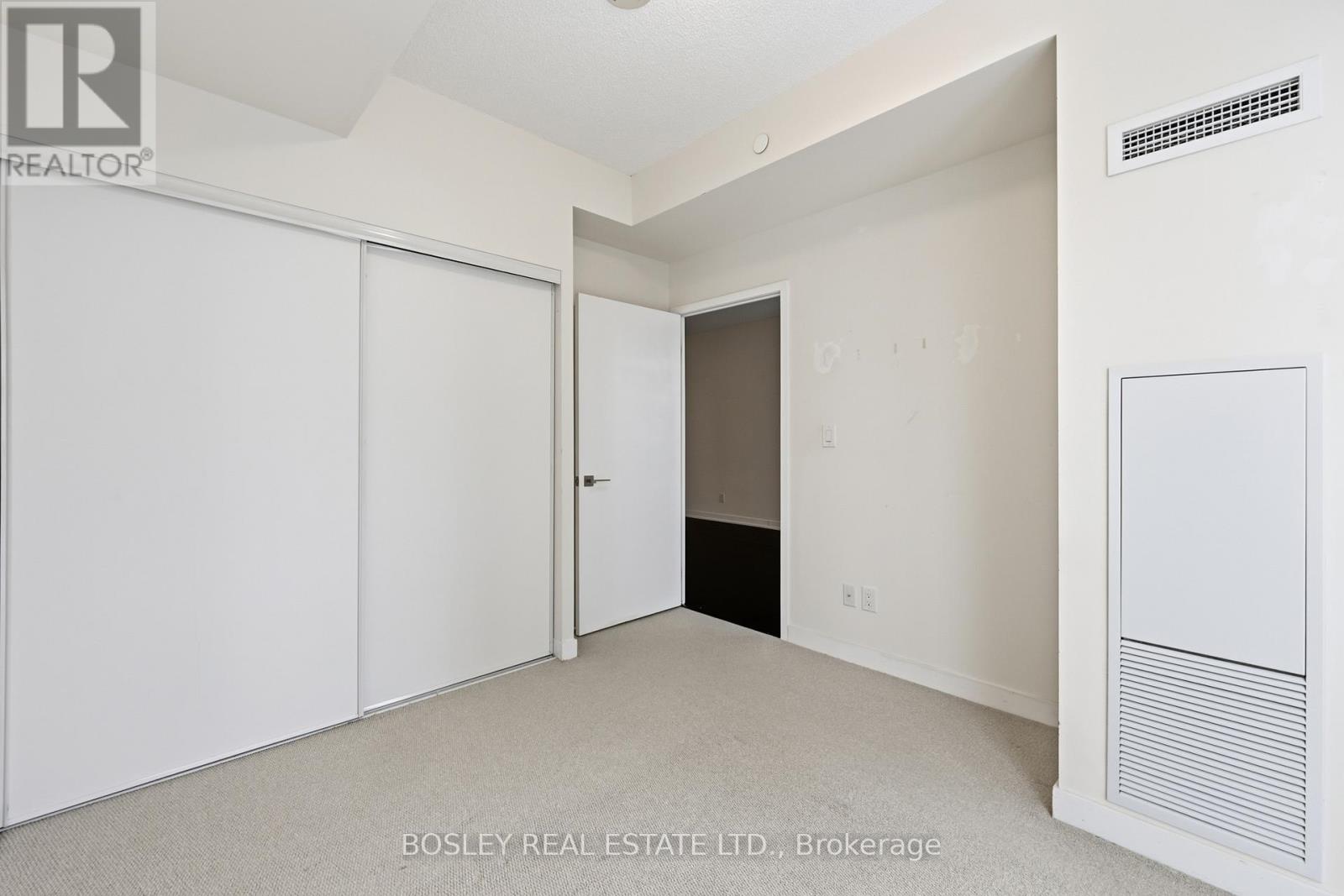 1604 - 4011 Brickstone Mews, Mississauga, Ontario  L5B 0G3 - Photo 10 - W12644032