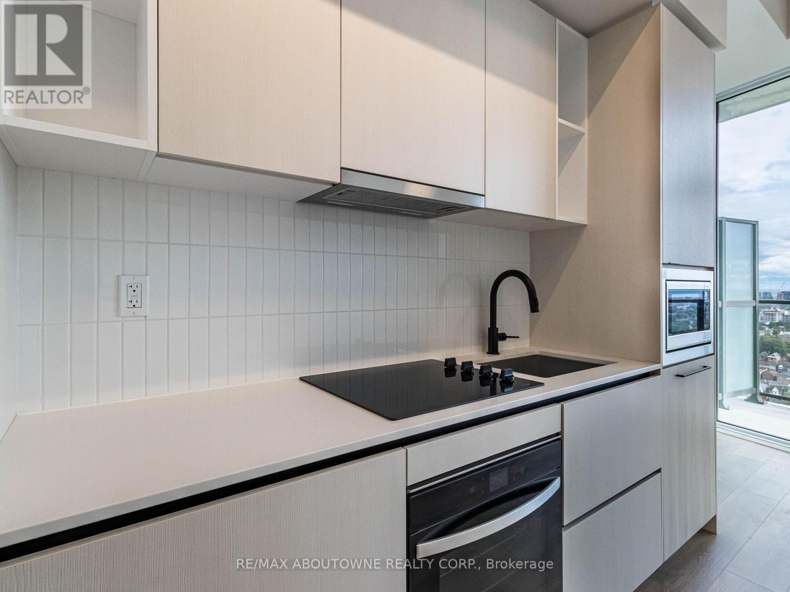 1912 - 10 Graphophone Grove, Toronto, Ontario  M6H 0E5 - Photo 12 - W12644036