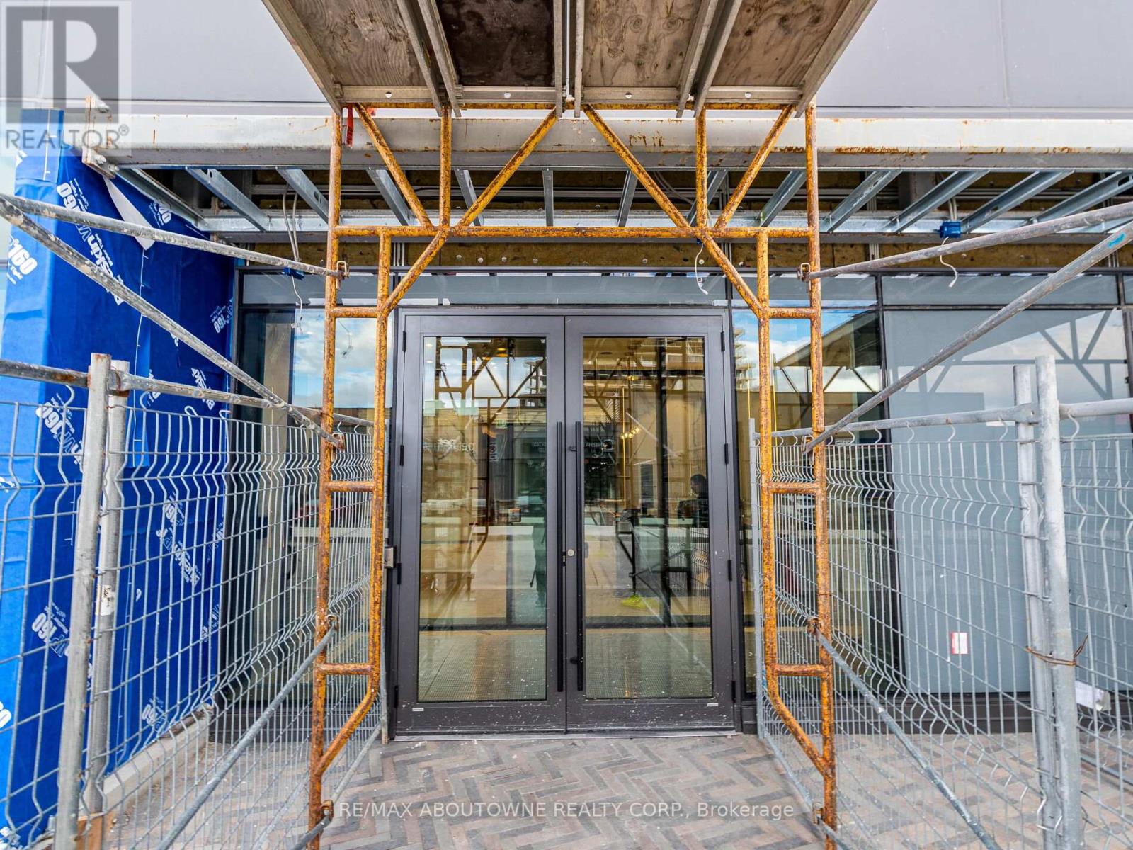 1912 - 10 Graphophone Grove, Toronto, Ontario  M6H 0E5 - Photo 2 - W12644036