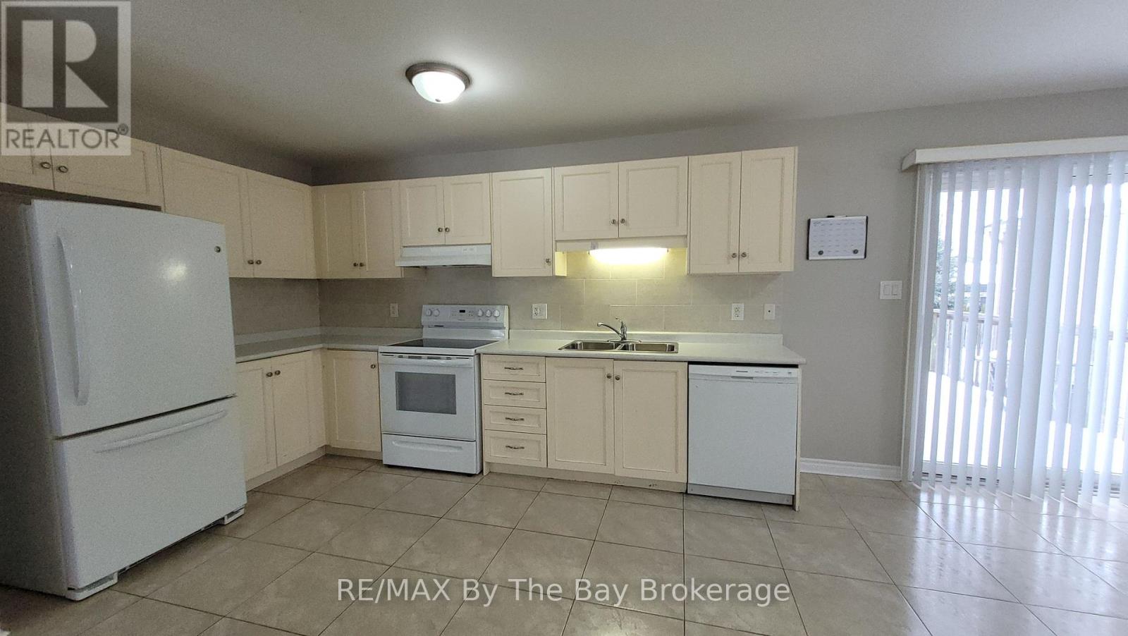 42 Tona Trail, Wasaga Beach, Ontario  L9Z 0A5 - Photo 12 - S12644094