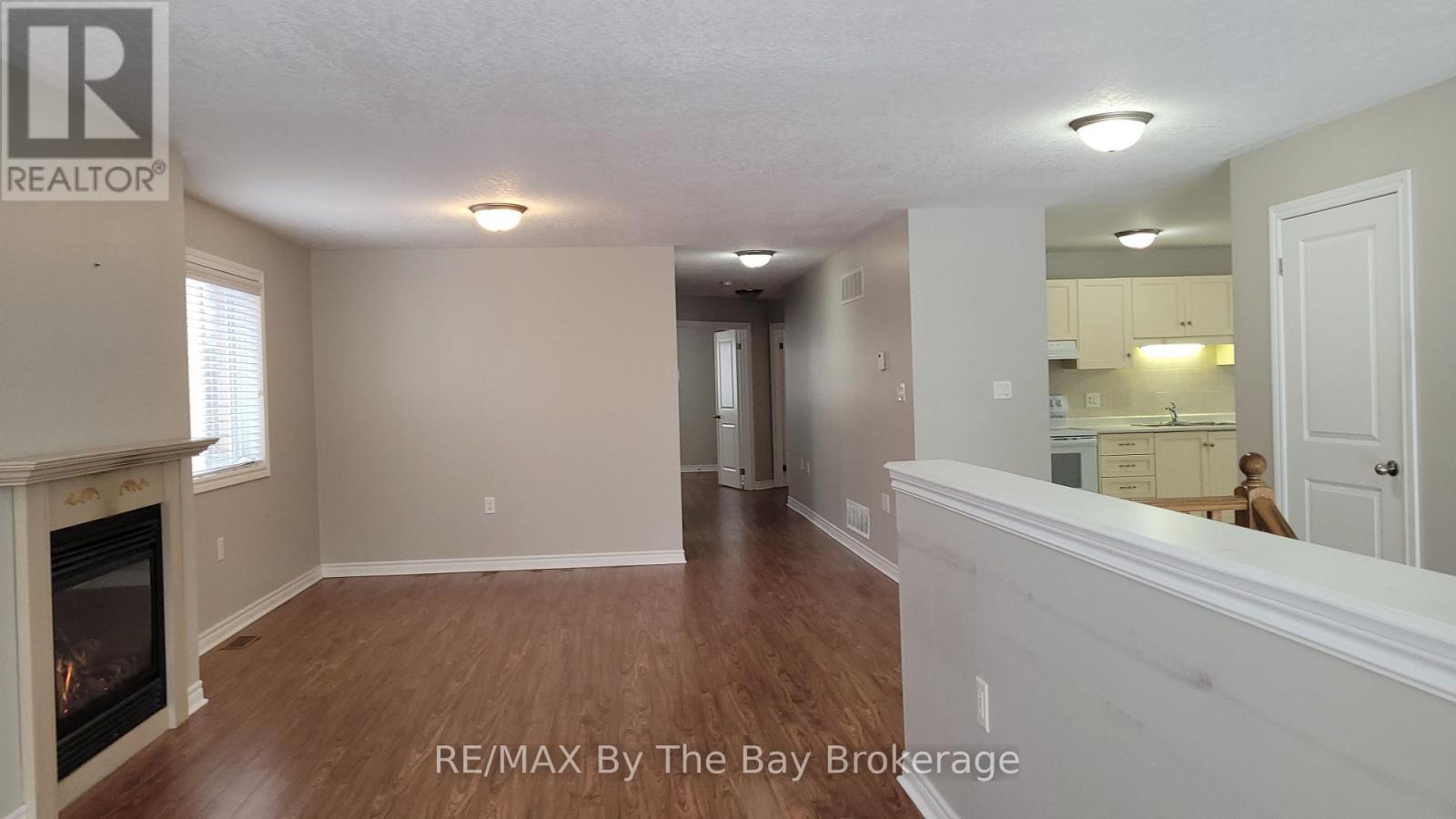 42 Tona Trail, Wasaga Beach, Ontario  L9Z 0A5 - Photo 5 - S12644094