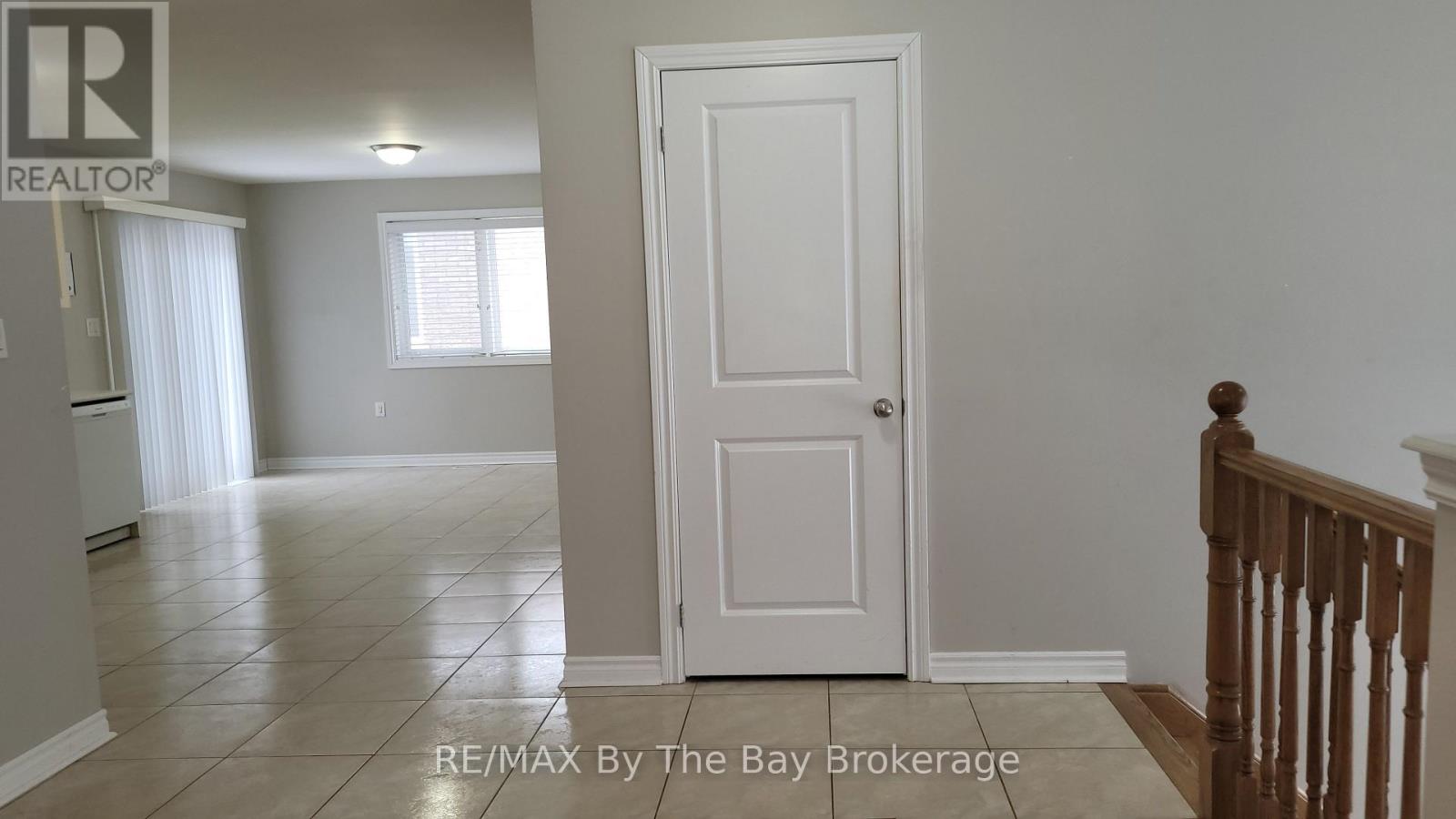 42 Tona Trail, Wasaga Beach, Ontario  L9Z 0A5 - Photo 7 - S12644094