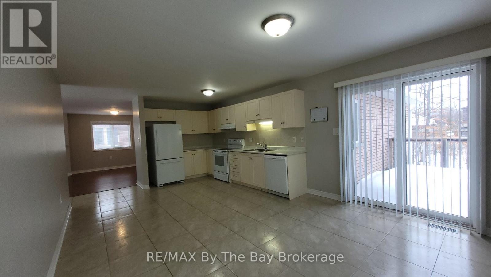 42 Tona Trail, Wasaga Beach, Ontario  L9Z 0A5 - Photo 9 - S12644094