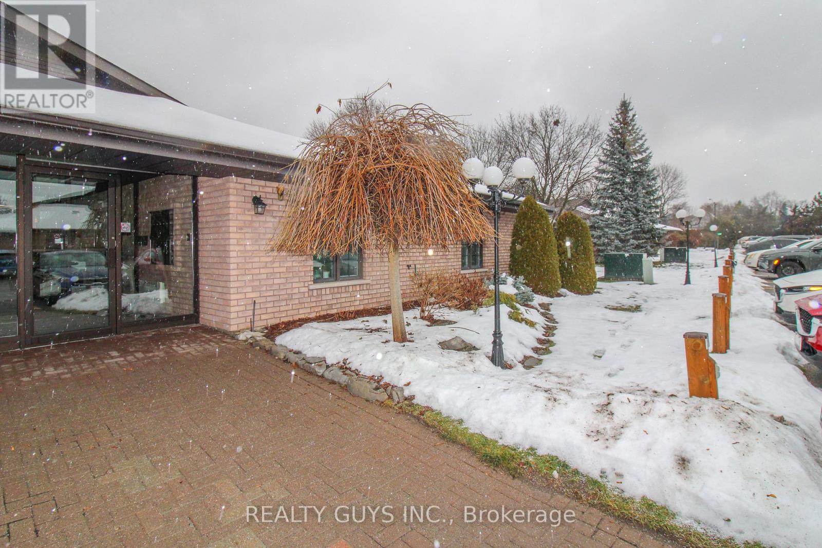 693 Whitaker Street, Peterborough, Ontario  K9H 7K3 - Photo 3 - X12644070