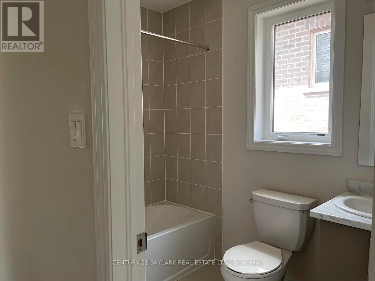 72 Baker Street, Thorold, Ontario  L2V 3P4 - Photo 10 - X12644038