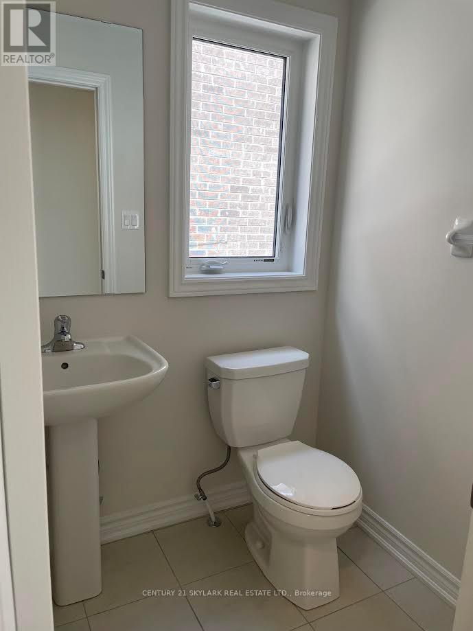 72 Baker Street, Thorold, Ontario  L2V 3P4 - Photo 11 - X12644038