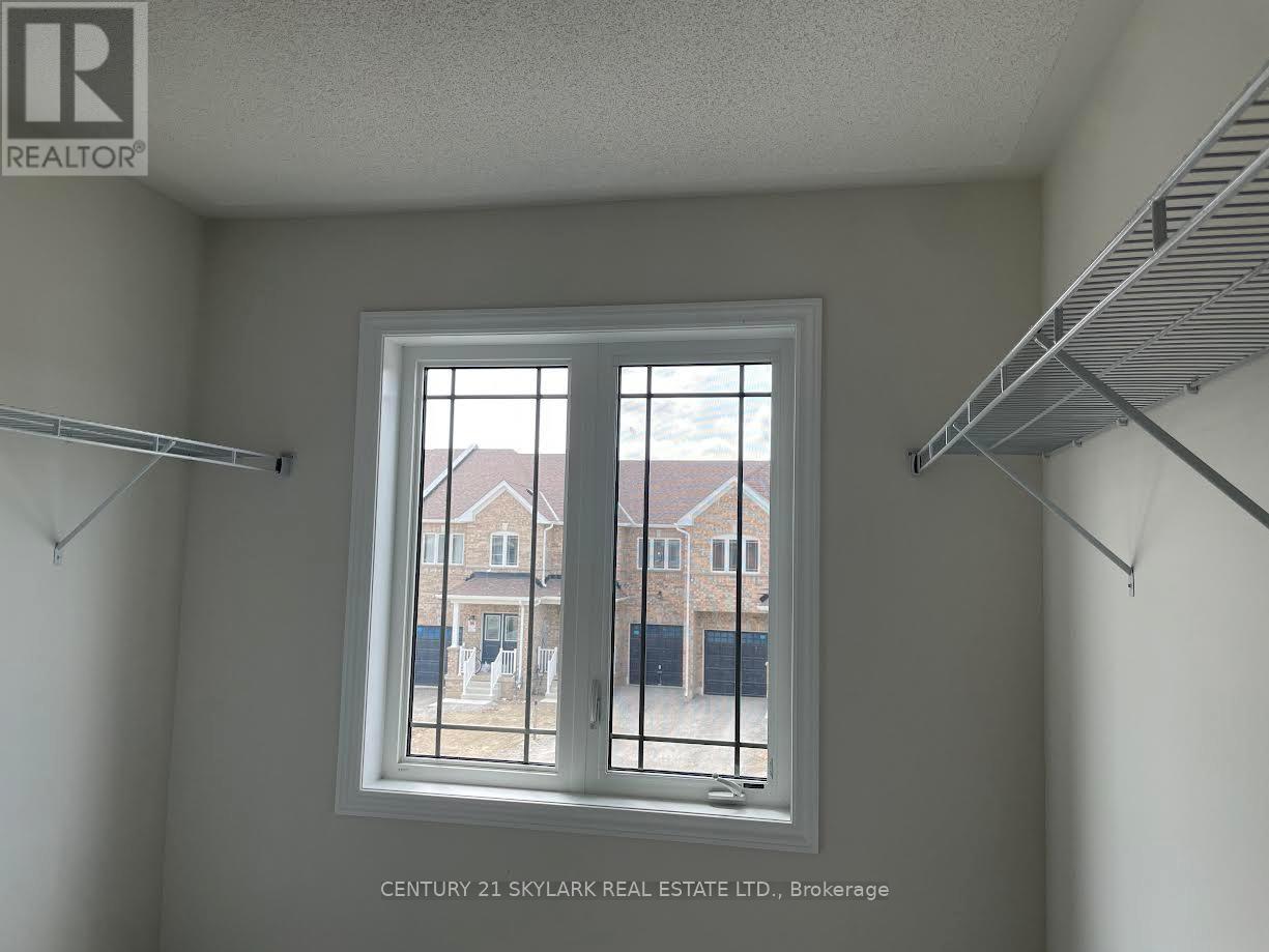 72 Baker Street, Thorold, Ontario  L2V 3P4 - Photo 6 - X12644038