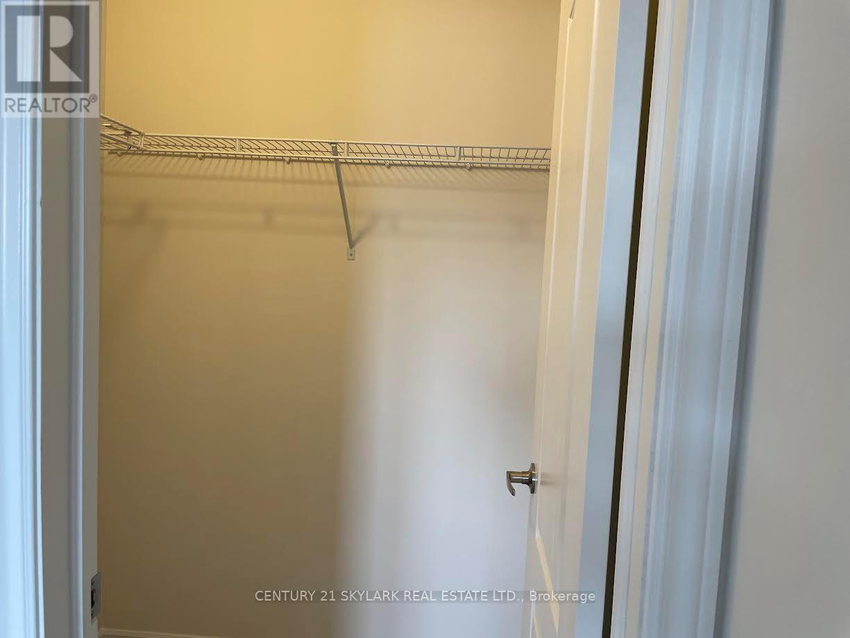 72 Baker Street, Thorold, Ontario  L2V 3P4 - Photo 8 - X12644038