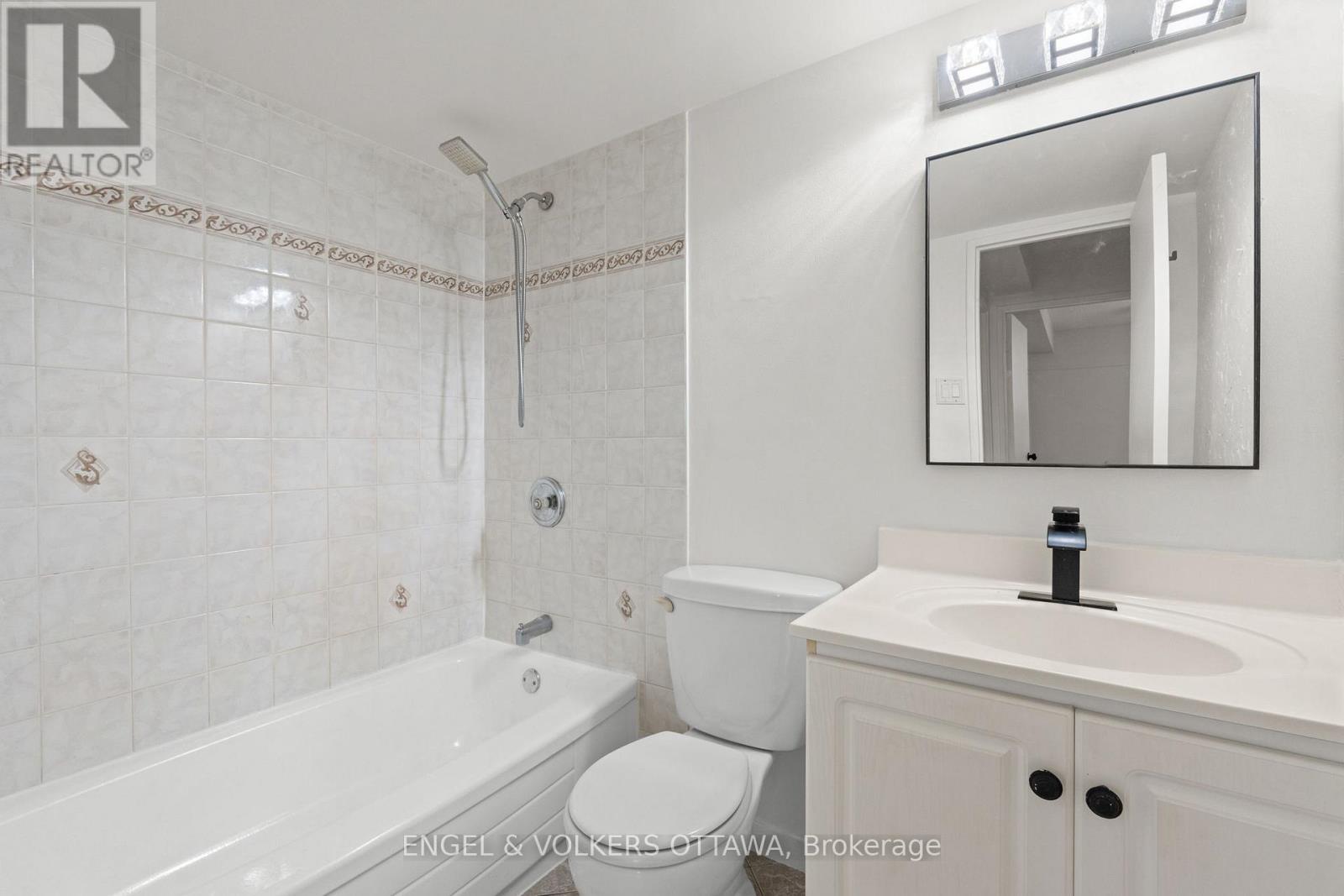 2001 - 665 Bathgate Drive, Ottawa, Ontario  K1K 3Y4 - Photo 21 - X12644064