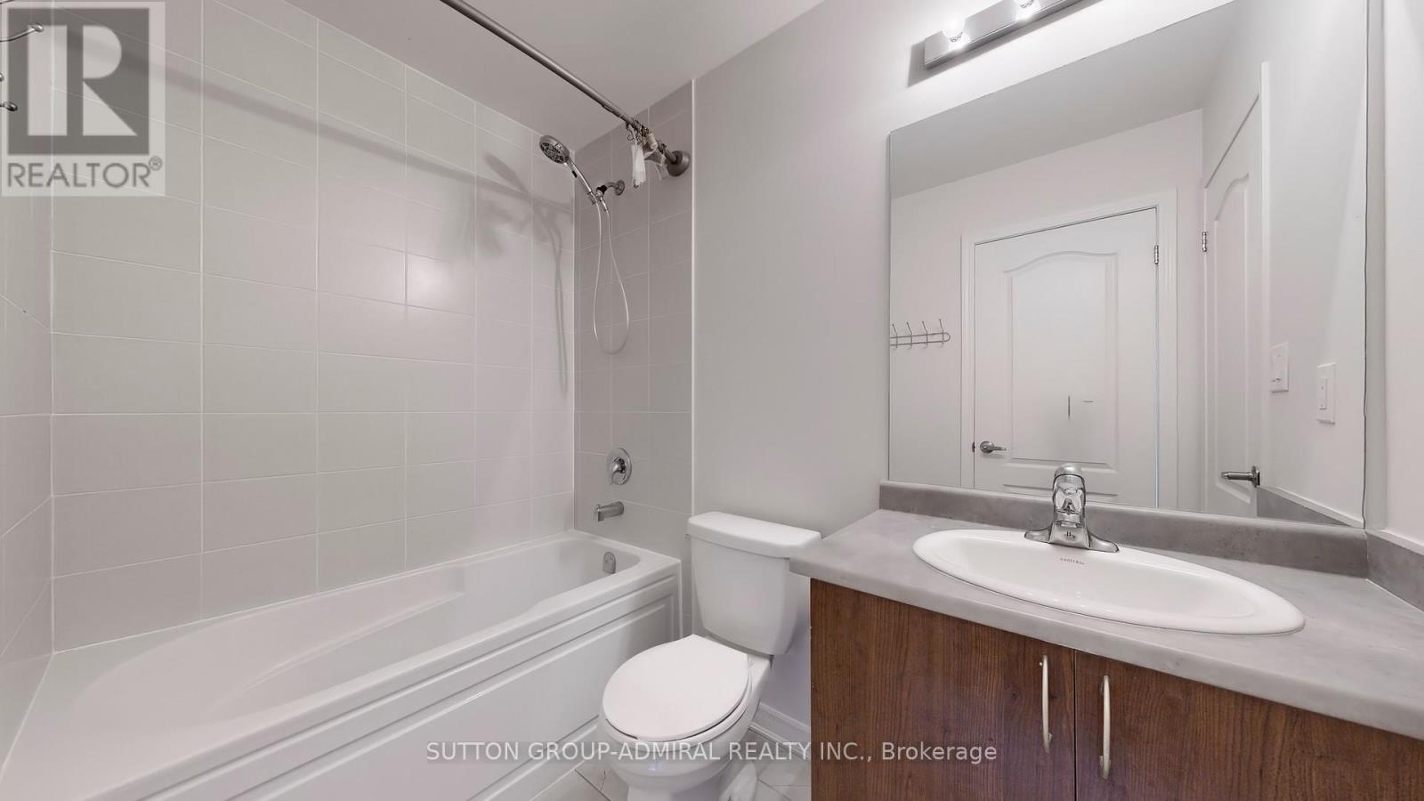 48 High Tide Drive, Wasaga Beach, Ontario  L9Z 2X2 - Photo 8 - S12449275