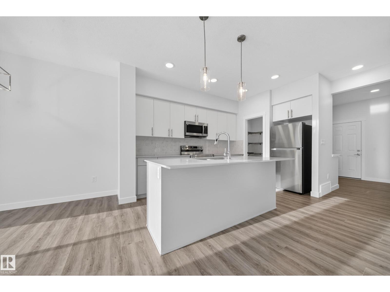 8515 181 Av Nw, Edmonton, Alberta  T5Z 0G6 - Photo 8 - E4468433