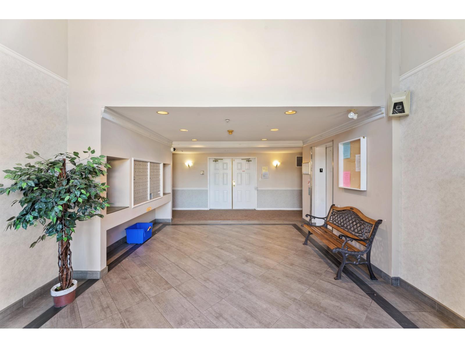 406 12155 75a Avenue, Surrey, British Columbia  V3W 1B9 - Photo 5 - R3073956