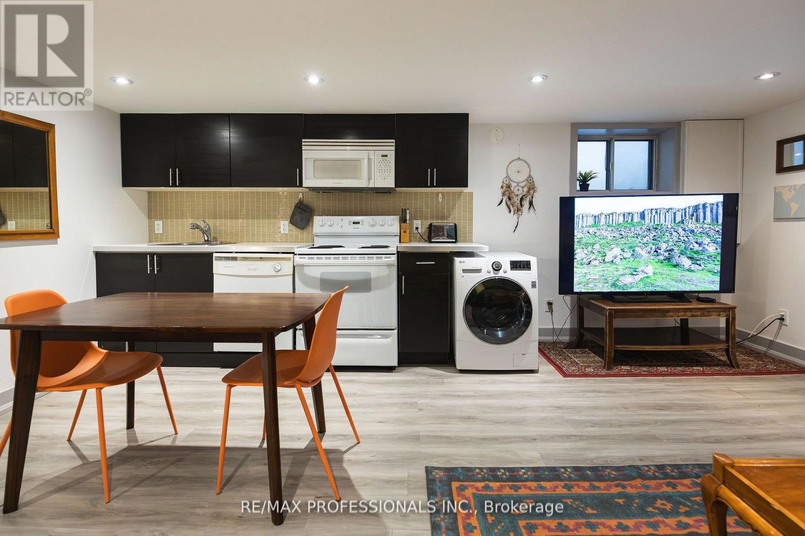 Lower - 627 Christie Street, Toronto, Ontario  M6G 3E6 - Photo 4 - C12644078